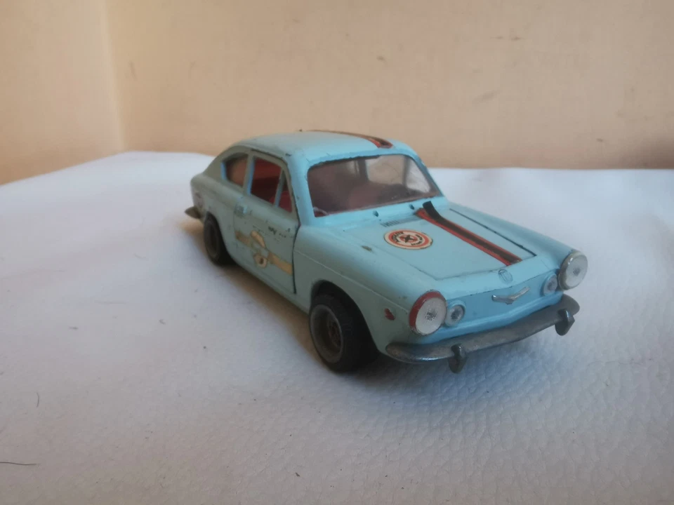 nacoral fiat 850 coupè sport scala 1/25 - Immagine 2 di 4