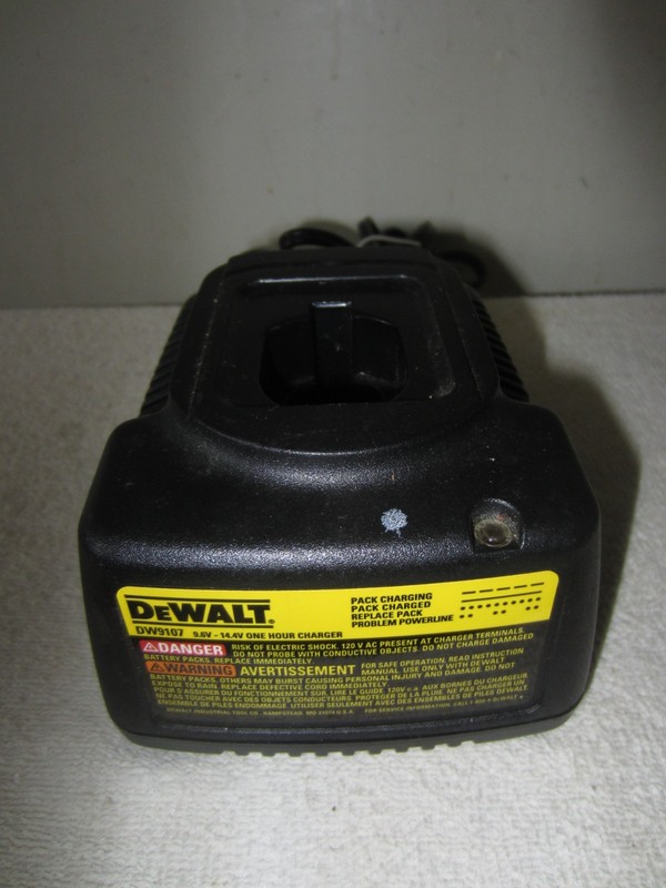 Genuine OEM Dewalt DW9107 9.6V-14.4V 1-Hour Battery Charger
