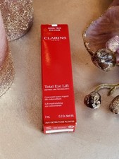 Total Eye Lift Concentrate mit Retinol-Like Technology der Marke Clarins