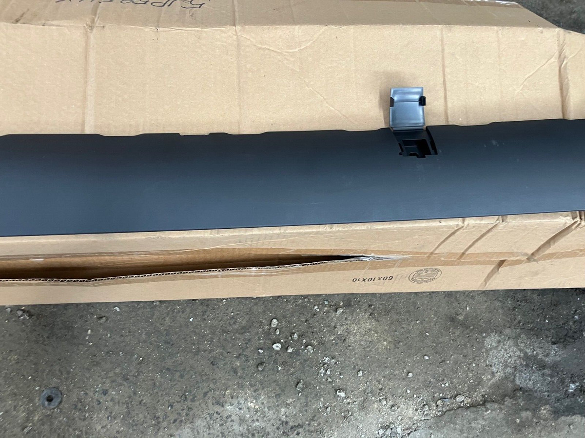 2017 - 2020 TESLA MODEL 3 ROCKER MOLDING RIGHT PASSENGER OEM 