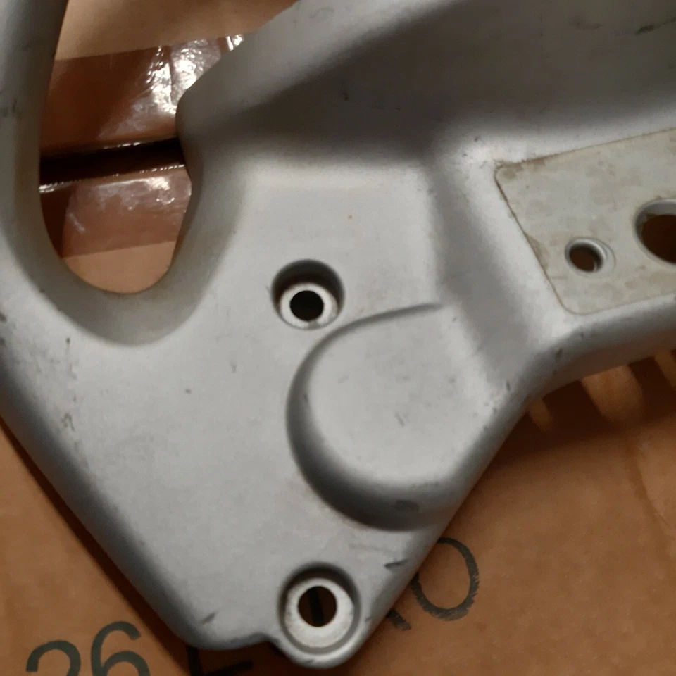 MOTO GUZZI BREVA 750 MANIGLIONE PASSEGGERO GU32464310 Foto 3 de 4