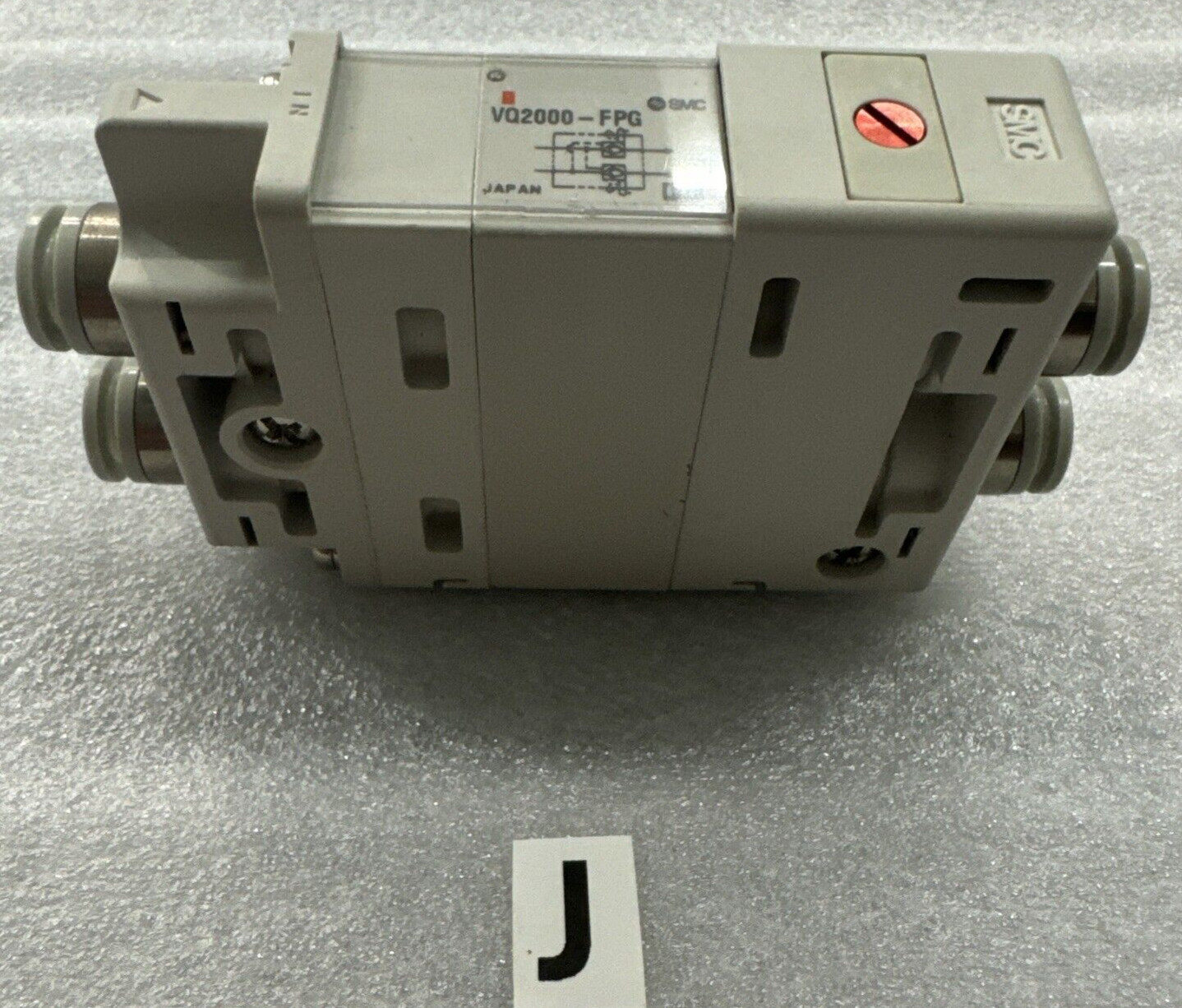 SMC Pneumatic Dual Check Valve Part No. VQ2000-FPG 5/16 Quick Connect