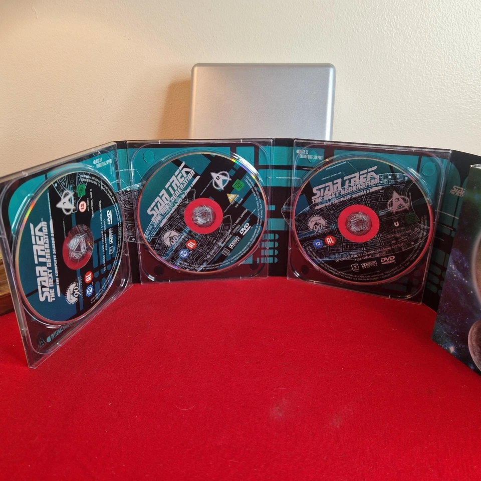 Star Trek The Next Generation Season 5 With 7 DVDs - Image 3 of 4