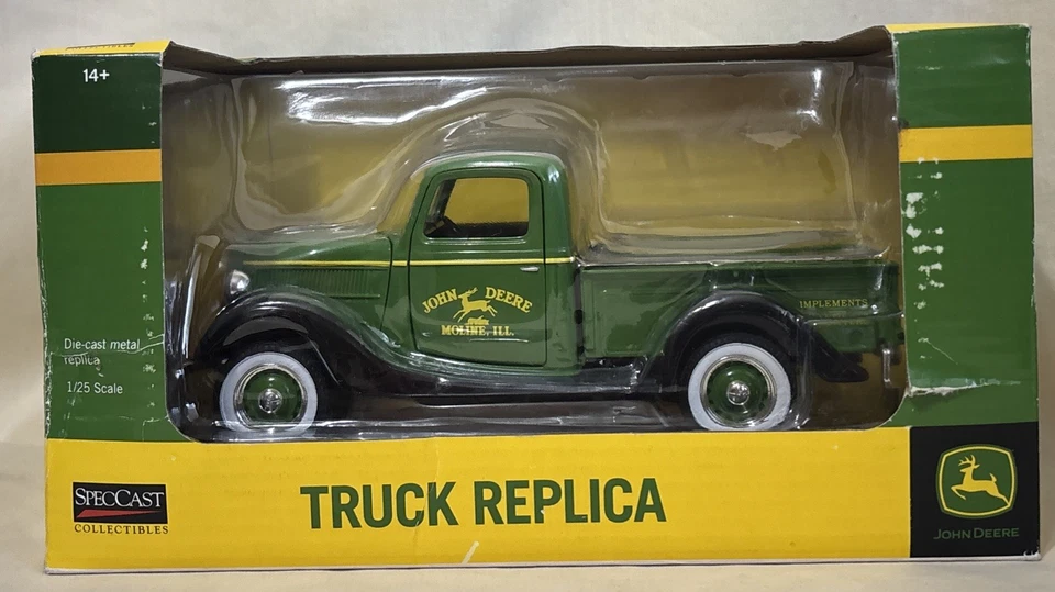 John Deere Truck Replica - New - SpecCast Die Cast 1/25 Moline, IL Green 16196 - Image 2 of 4
