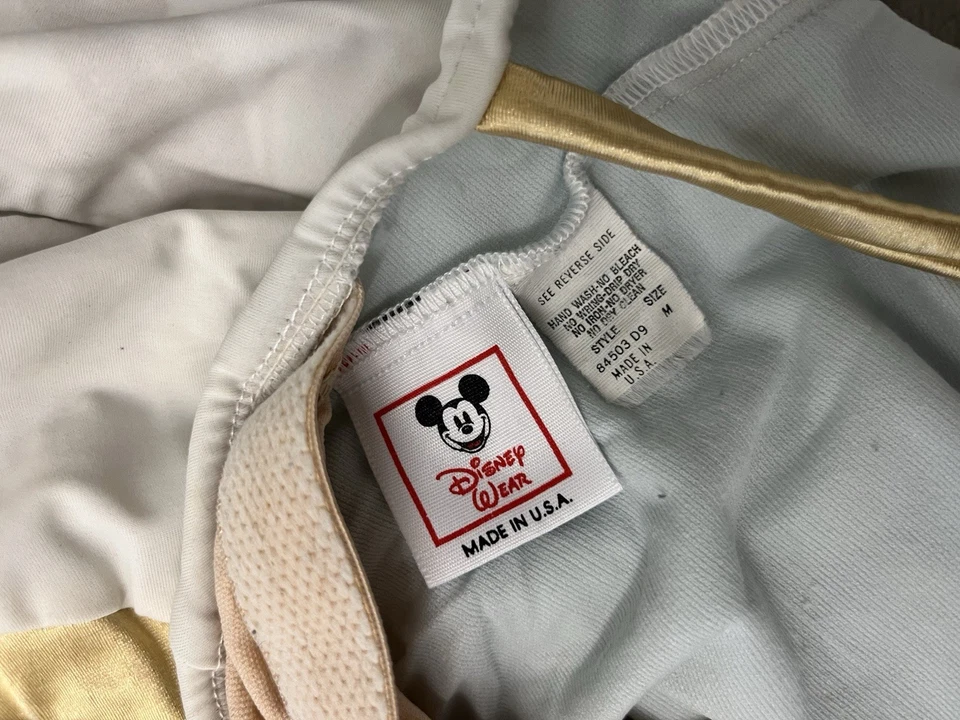 Maiô Disney Vintage Uma Peça Mickey Mouse Dourado e Branco Tamanho Médio - Imagem 2 de 3