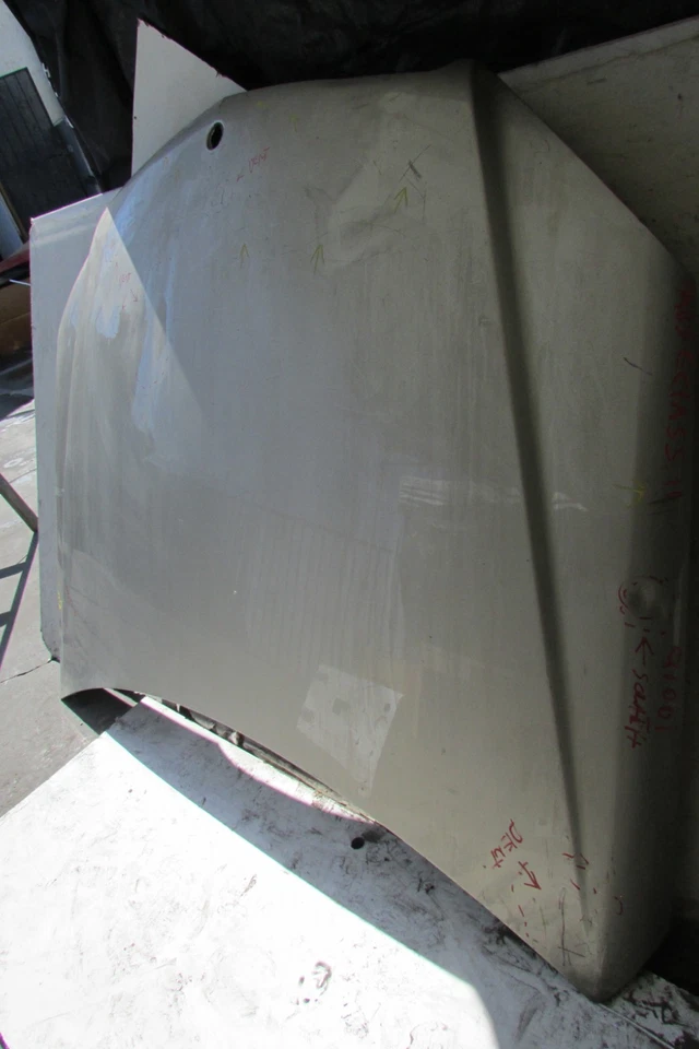 2012 2013 2014 2015 MERCEDES BENZ C-CLASS W204 FRONT HOOD OEM - Image 2 of 4