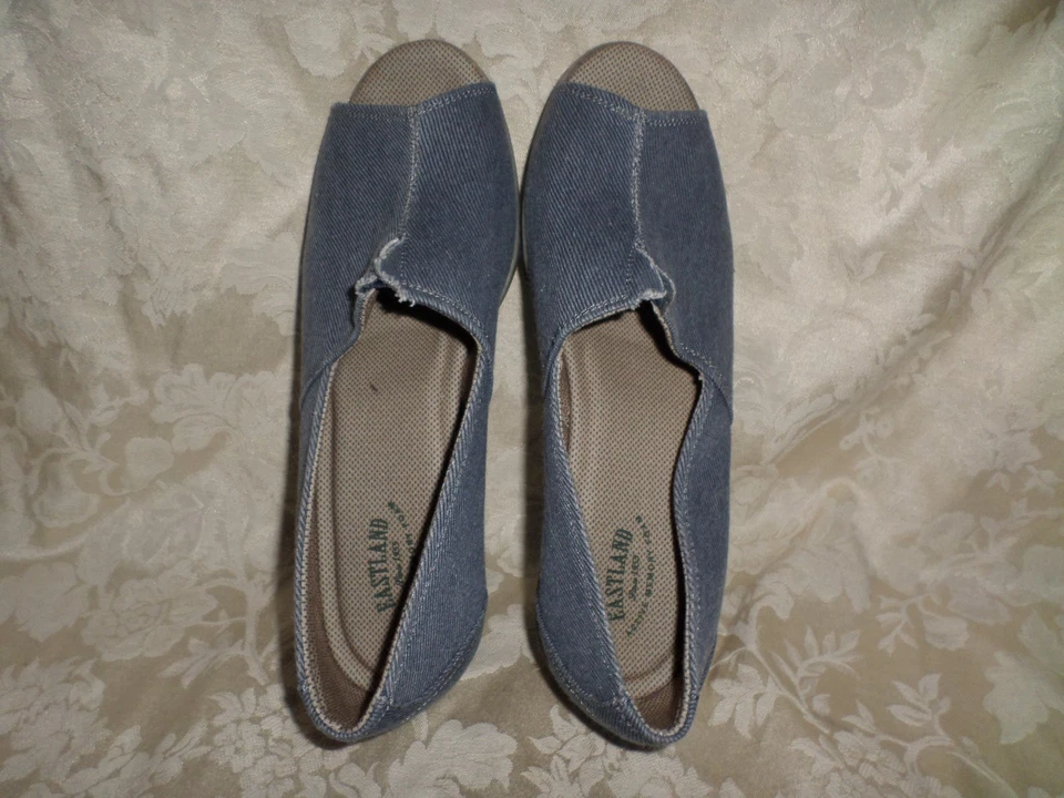 Eastland "Brooke" Denim Azul Lona Cuña Punta abierta 11 M Usado en Excelente Condición Espuma con Memoria Foto 3 de 4
