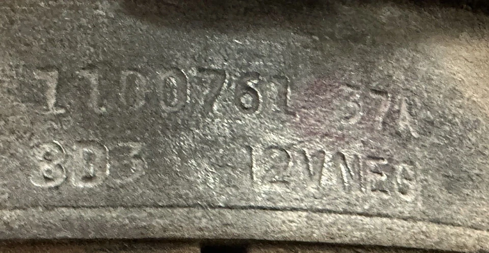 Alternador Buick GS 400 1968 Delco Remy 1100761 con fecha 8B3 37 amperios - restaurado Foto 2 de 3