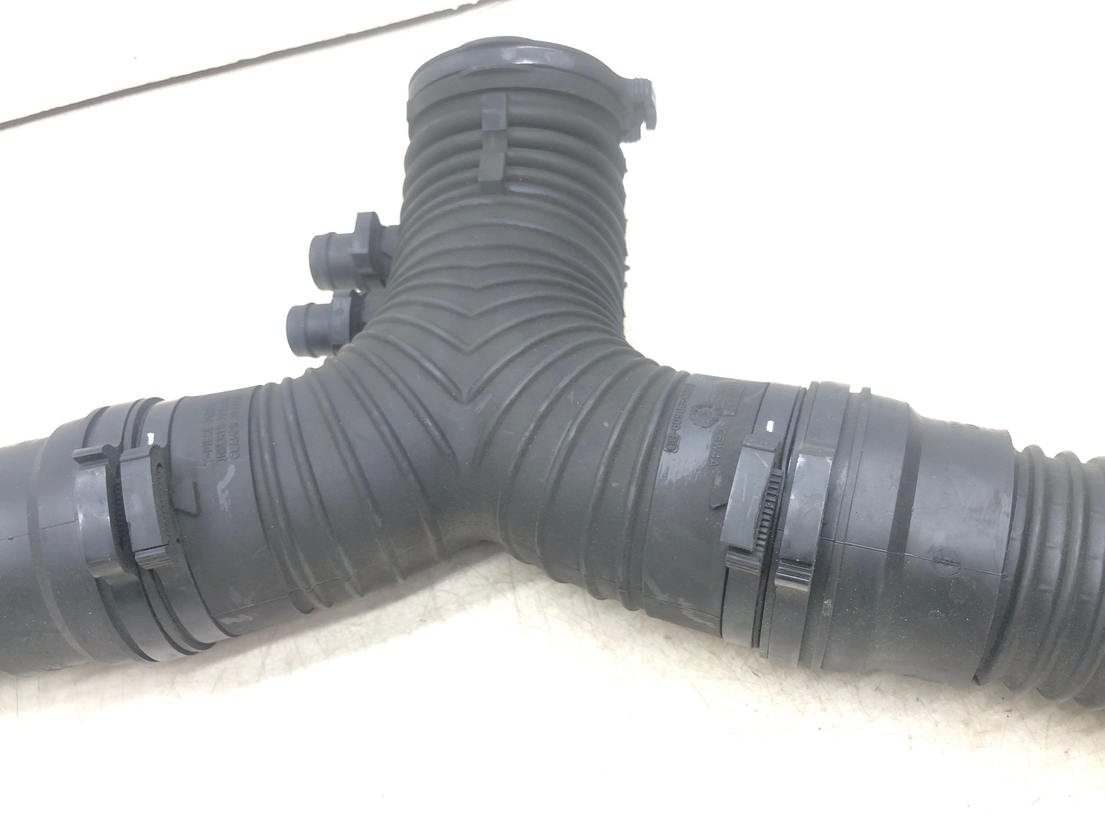 2009 ASTON MARTIN V8 VANTAGE 4.7L AIR INTAKE Y PIPE DUCT HOSE 6G33-9C623-DB OEM