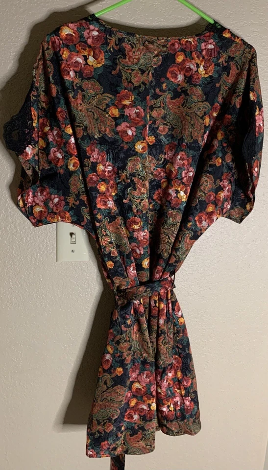 Delicates Womans Robe M Roses Floral Colorful Lace Trim Belted Short Satin Nwt - Image 4 of 4