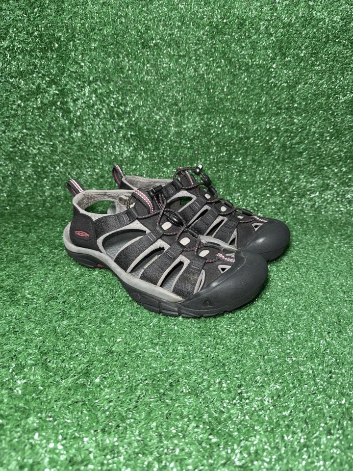 Keen Women's Newport H2 Black Raspberry Closed Toe Hiking Comfort Sandals Size 7 - Image 2 of 4
