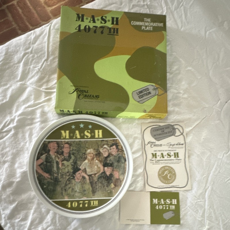 Royal Orleans M*A*S*H 4077th Limited Edition Commemorative Plate w/ COA