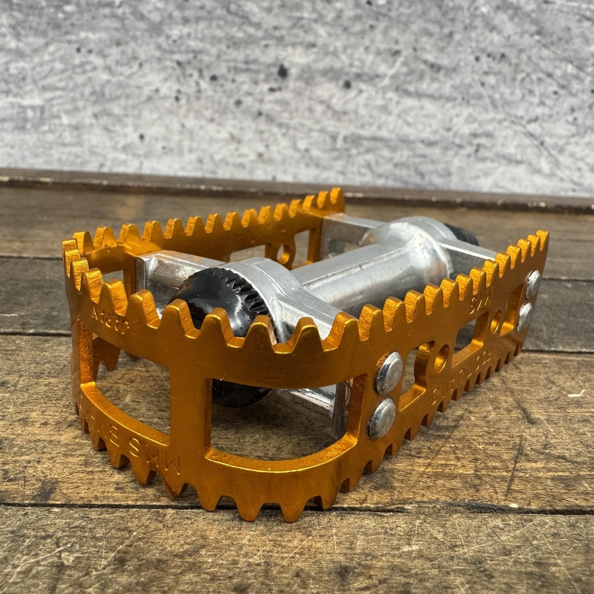 Vintage MKS Foot Jaws BM-10 Gold BMX Pedals 9/16 Pair Alloy Japan