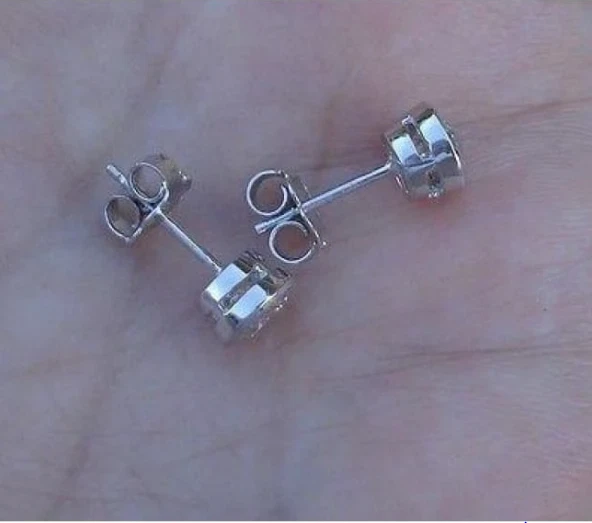 Brinco lindo de ouro branco 14k com moldura de moissanita branca corte redondo 3,00 ct sólido - Imagem 3 de 4