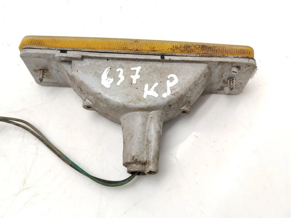 Mazda 929 HC 3.0i 118kW Petrol 1989 Front left bumper indicator light 012161606 - image 2 of 4