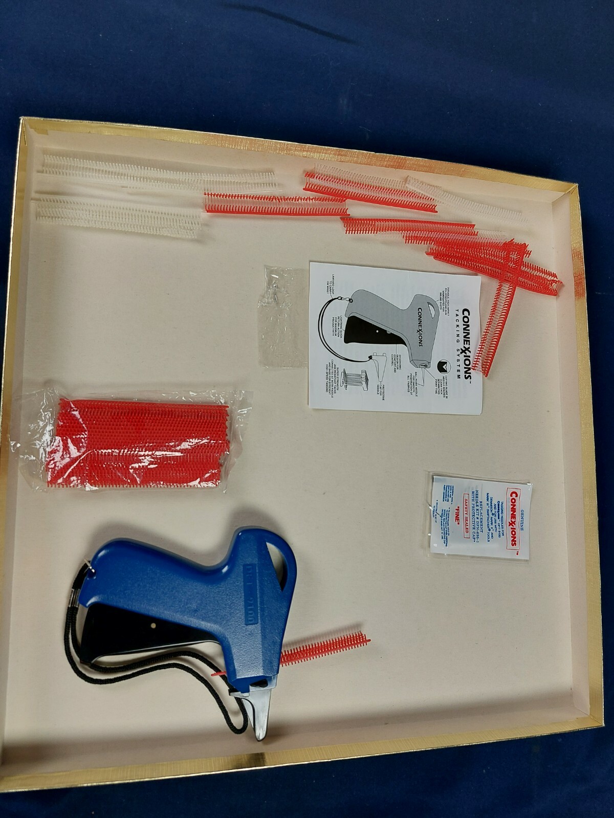 Connexions Tacking System DFT9100 Basting Gun w Red Replacement Tacks