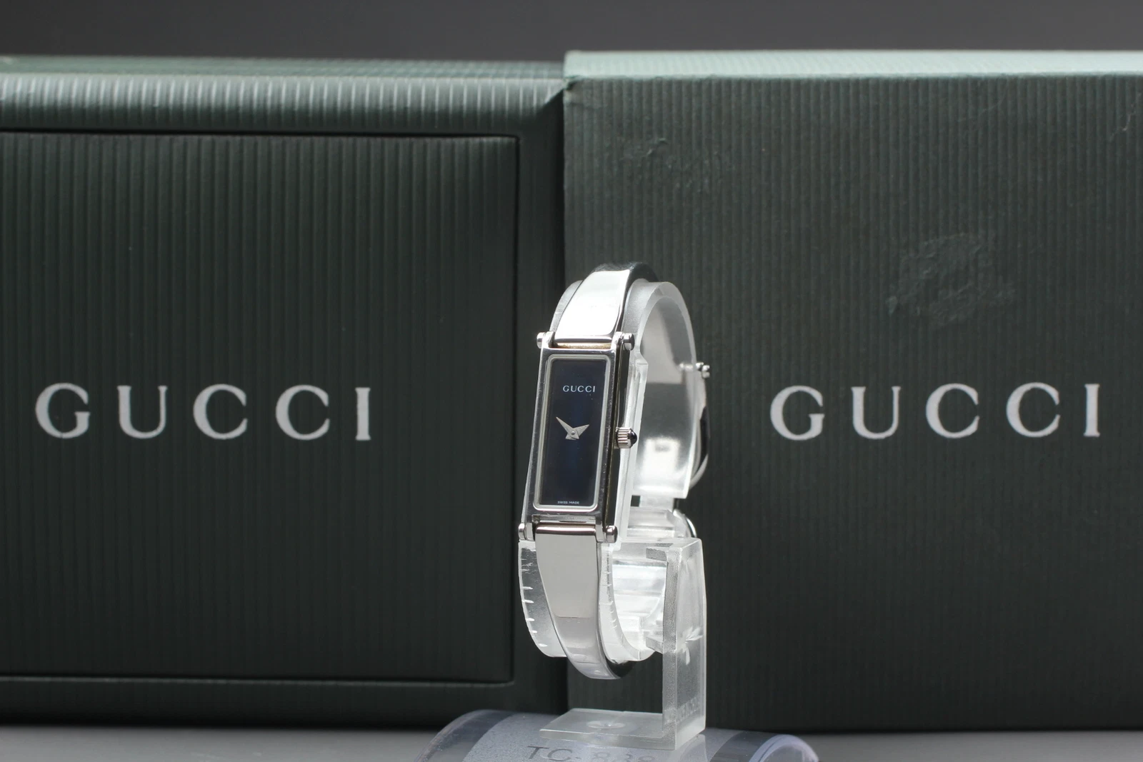 [Exc+5] Montre femme vintage GUCCI 1500L cadran noir quartz argent du JAPON