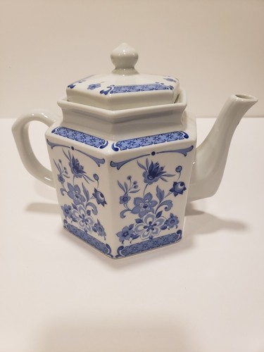 Toscany Collection Teapot - Blue Floral Hexagon Shaped - Taiwan - Picture 2 of 8