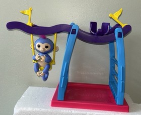 Fingerlings Monkey Bar Interactive Playset w/ERROR Box-Works Good