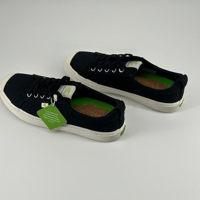 Cariuma OCA Low Black Canvas Sneackers Women's Size 9 NWT