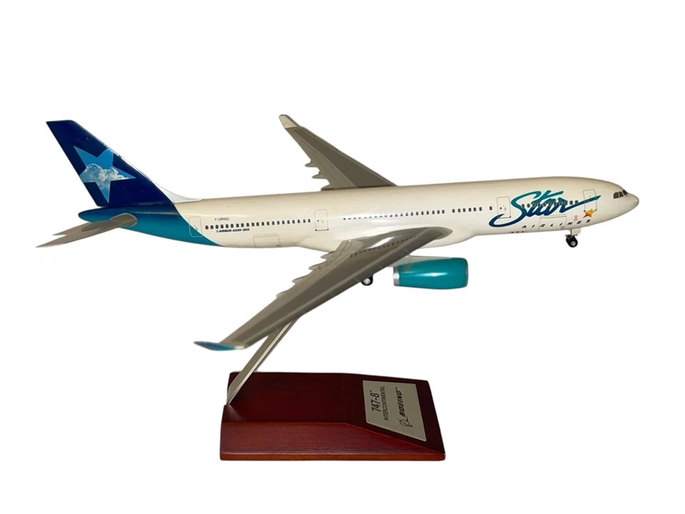 Avión de escritorio modelo Hogan Wings Star Airlines Airbus A330-200 1:200 1/200 2004 leer Foto 2 de 4