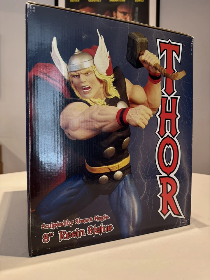 Mighty Thor - Estatua de resina Marvel Select 8" - Shawn Nagle limitada a 3.000 Foto 2 de 4