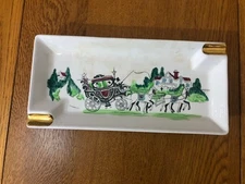 VTG VICTORIAN HORSE DRAWN CARRIAGE CERAMIC RECTANGULAR ASHTRAY GOLD TRIM #2388