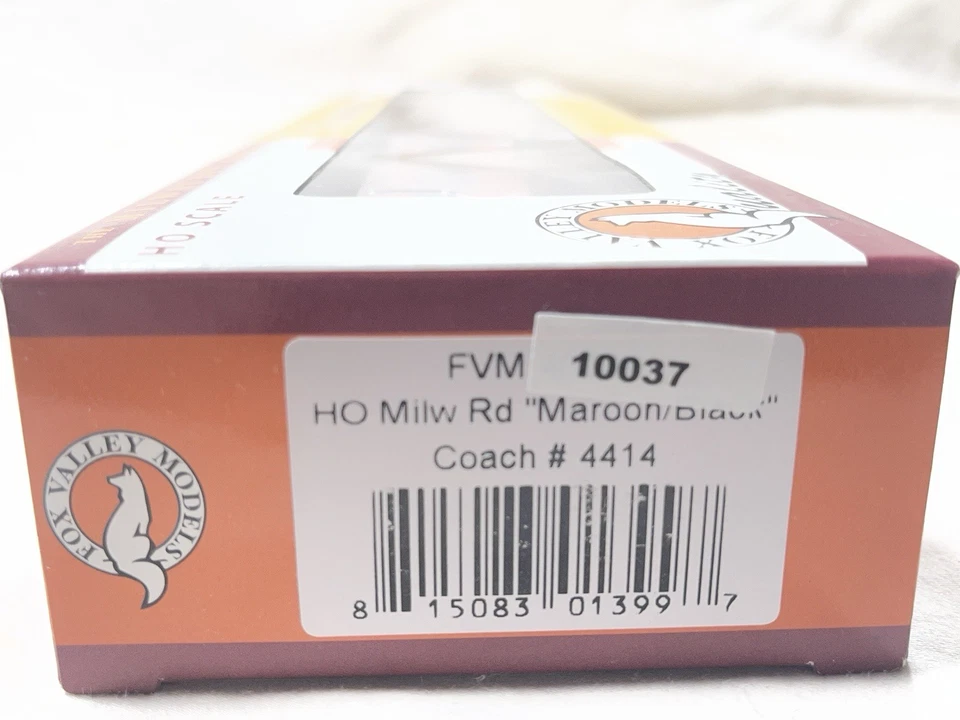 Fox Valley Hiawatha HO Milwaukee Road Coach #4414 Maroon Black NOS Never Handled - Image 2 of 4