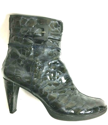 STUART WEITZMAN Croc Glossy Croc Patent 