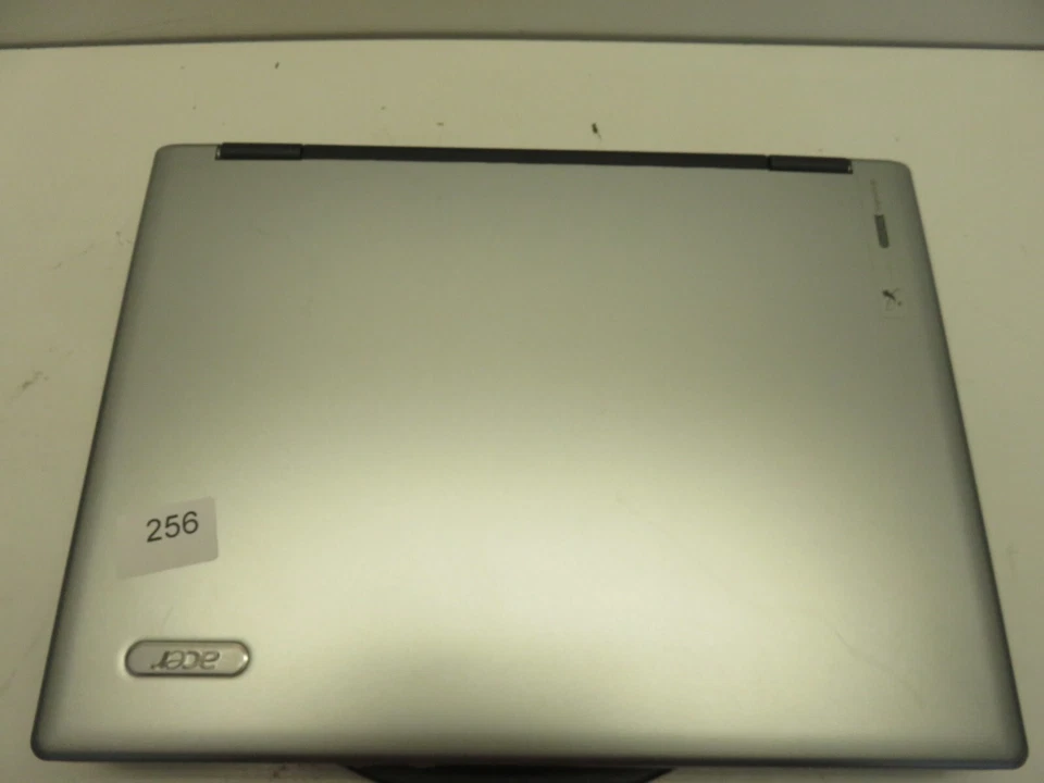 Acer Aspire 5100-3357 AMD Turion 64 MK-36 2000 MHz 1,5 GB SIN DISCO DURO sin batería Foto 4 de 4