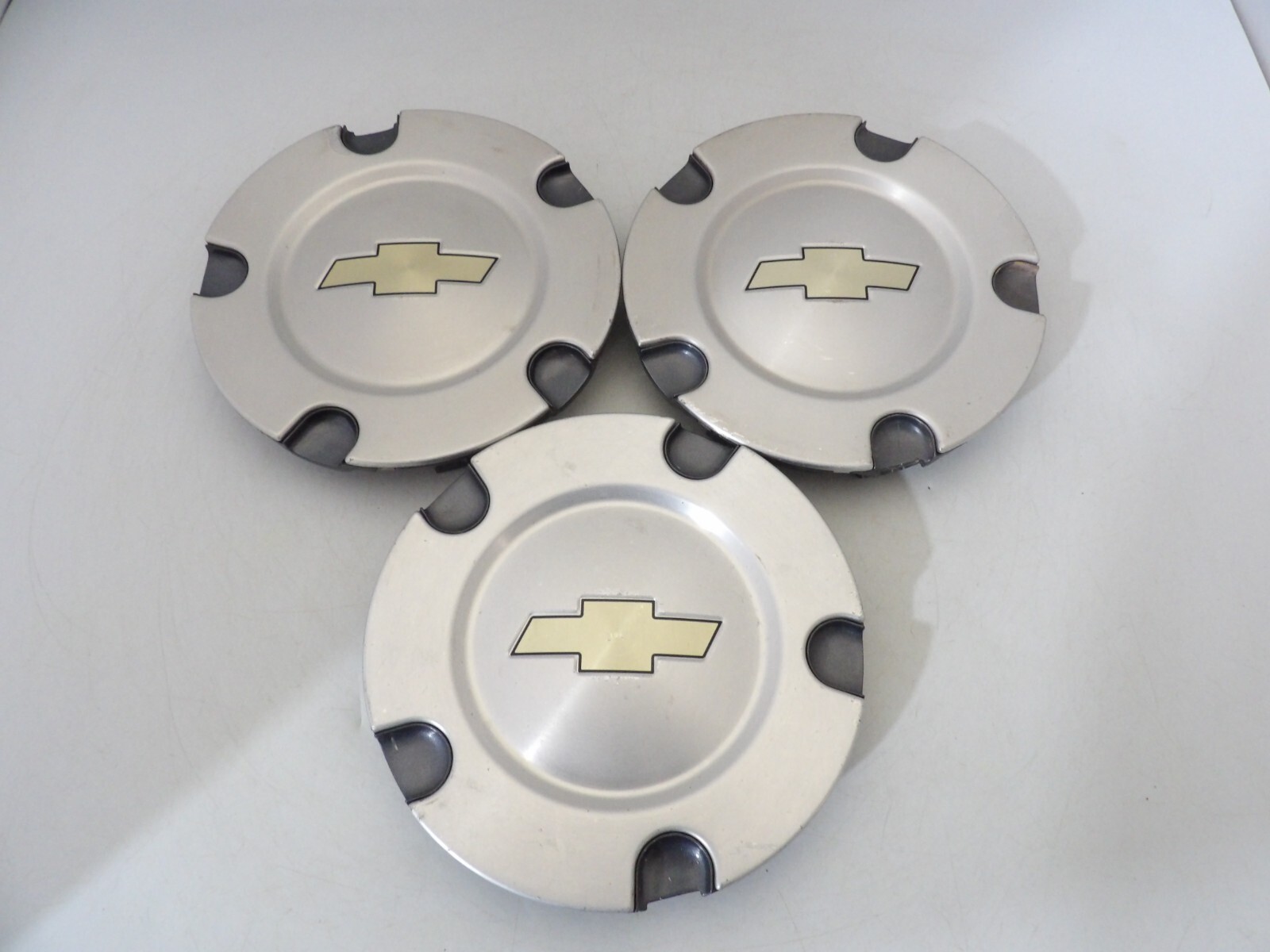 Set of 3 OEM 2004 2005 2006 2007 2008-2009 Chevrolet Trailblazer Center Caps