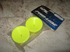 RC Proline Associated B2 B3 Series 2.2” Rear Wheels Plastic Yellow (2) 2634Y 