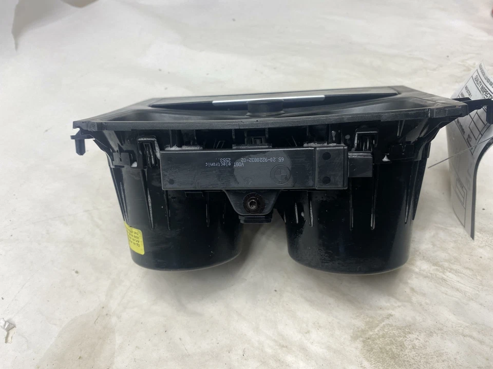 BMW M235I F22 2014-2016 consola central delantera portavasos cenicero con encendedor OEM Foto 3 de 4