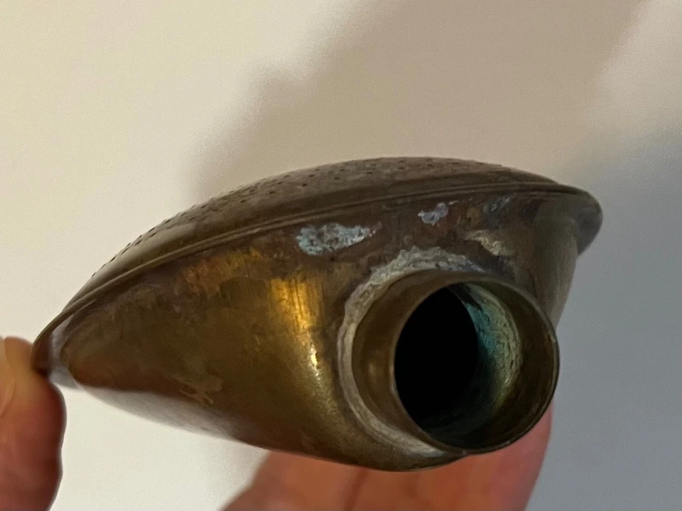 Antique Haws Brass Garden Sprinkler Head Spout Attachment from a Watering Can Foto 4 de 4