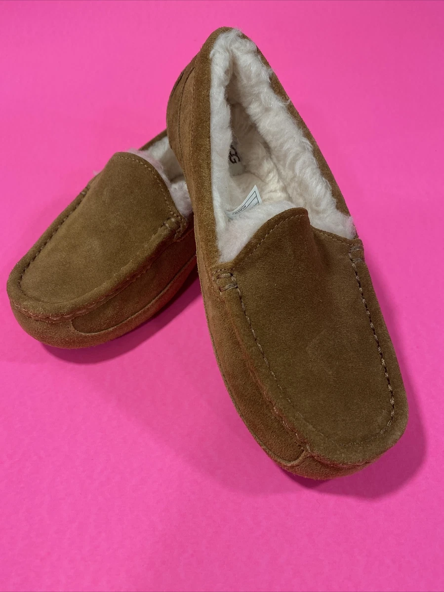 NWOB UGG Chestnut KIDS Sz 4 Unisex Slip on Flat slippers F20021H S N 1120886K