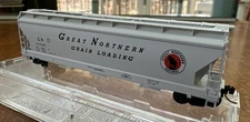 Micro-Trains N Scale RTR #94160 3 Bay ACF Covered Hopper Great Northern NIB NY