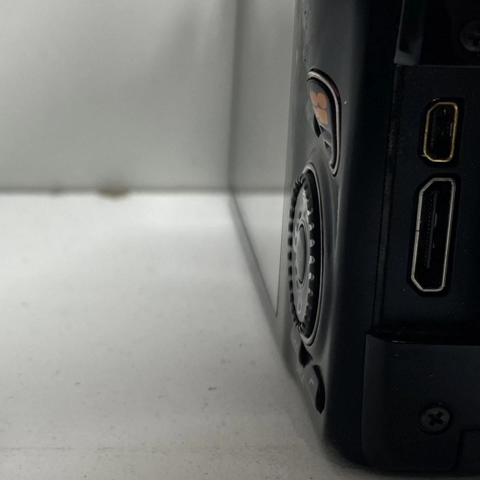 Fujifilm FinePix F500 EXR 16.0MP Compact Digital Camera (For Parts or Repair) - Image 3 of 4