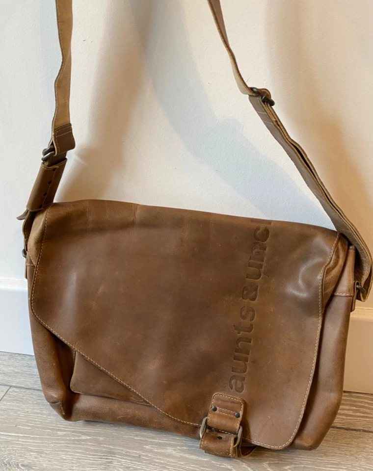 Aunts & Uncles Large Judd Leather Messenger Shoulder Bag- Vintage Tan 17.5 x 13" - Image 1 of 4