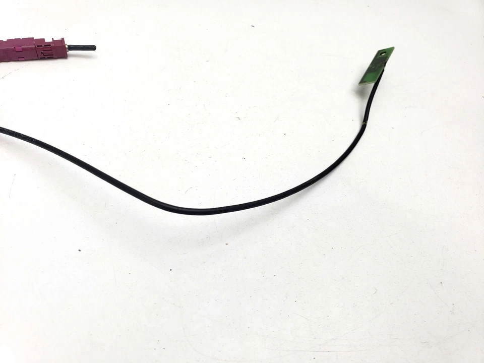 MERCEDES BENZ C CLASS W205 AERIAL ANTENNA 2014 - image 4 of 4