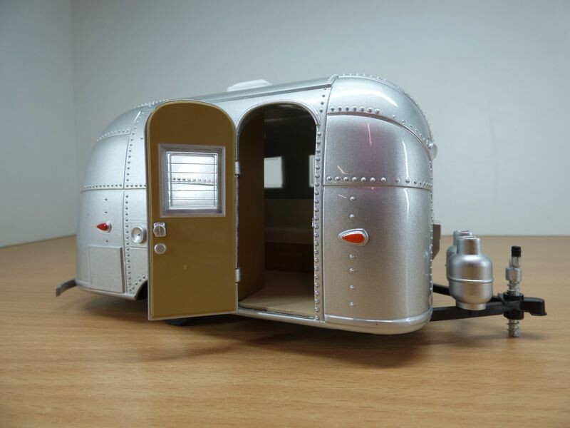 CARAVANE AIRSTREAM 16' BAMBI Sport 1/24