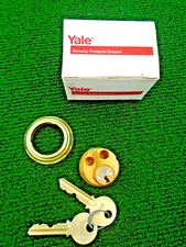 VINTAGE NOS YALE #2153 1 1/8" LOCK CYLINER w/KEYS - NEW OLD STOCK - (40017)