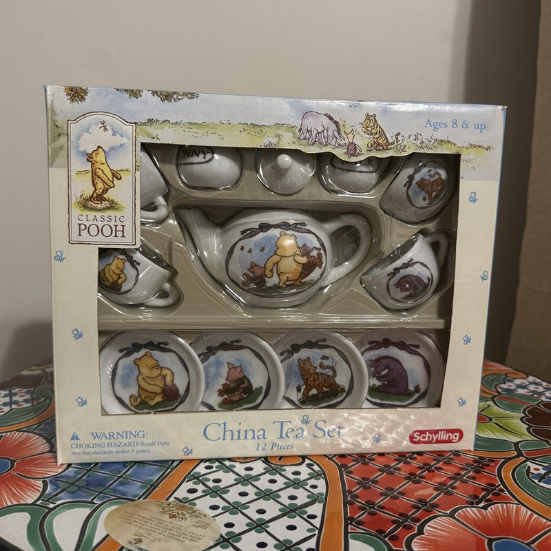 VTG Schylling Classic Pooh Winnie the Pooh China Tea Set 12-Piece