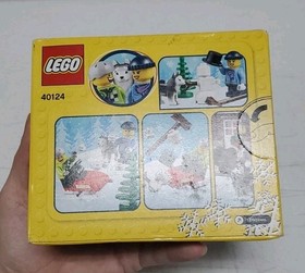 Lego Seasonal: Painting Easter Eggs #40121 & Winter Fun #40124 - New, Box Damage