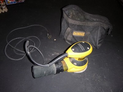 DEWALT D26451 120 VOLT CORDED ELECTRIC RANDOM ORBIT PALM SANDER W BAG