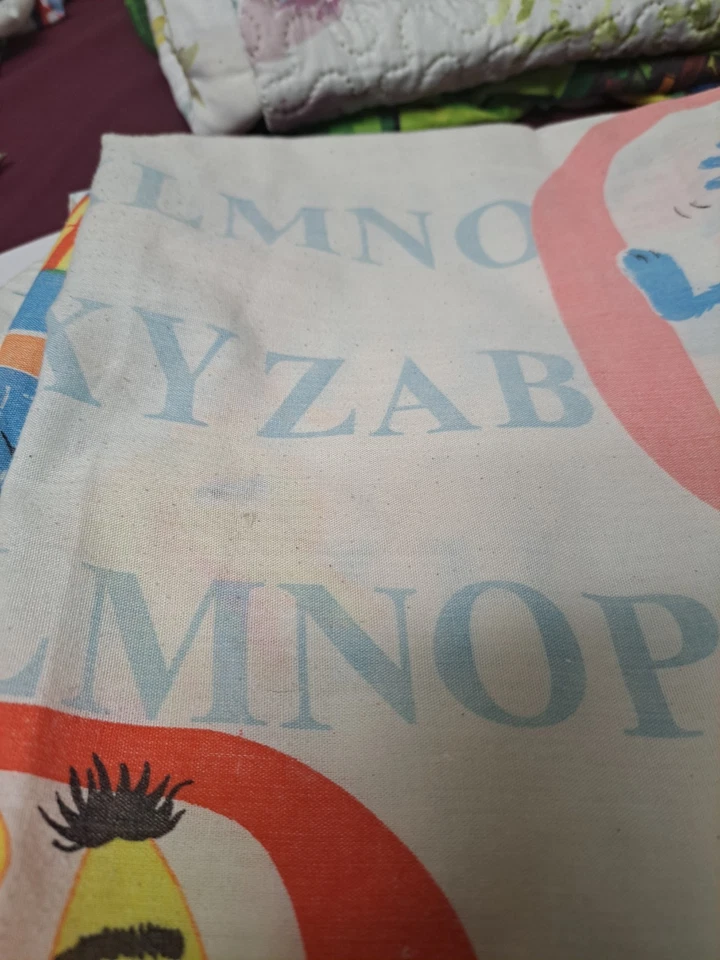 Hoja plana doble vintage de Plaza Sésamo con alfabeto Foto 4 de 4