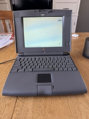 Apple Macintosh PowerBook520 ジャンク Apple PowerBook 520c Working Color Macintosh Laptop System 7.1.1 w