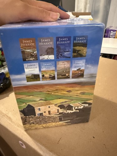 All Creatures Great & Small The Complete James Herriot 8 Books Paperback Boxset. - Foto 5 di 5
