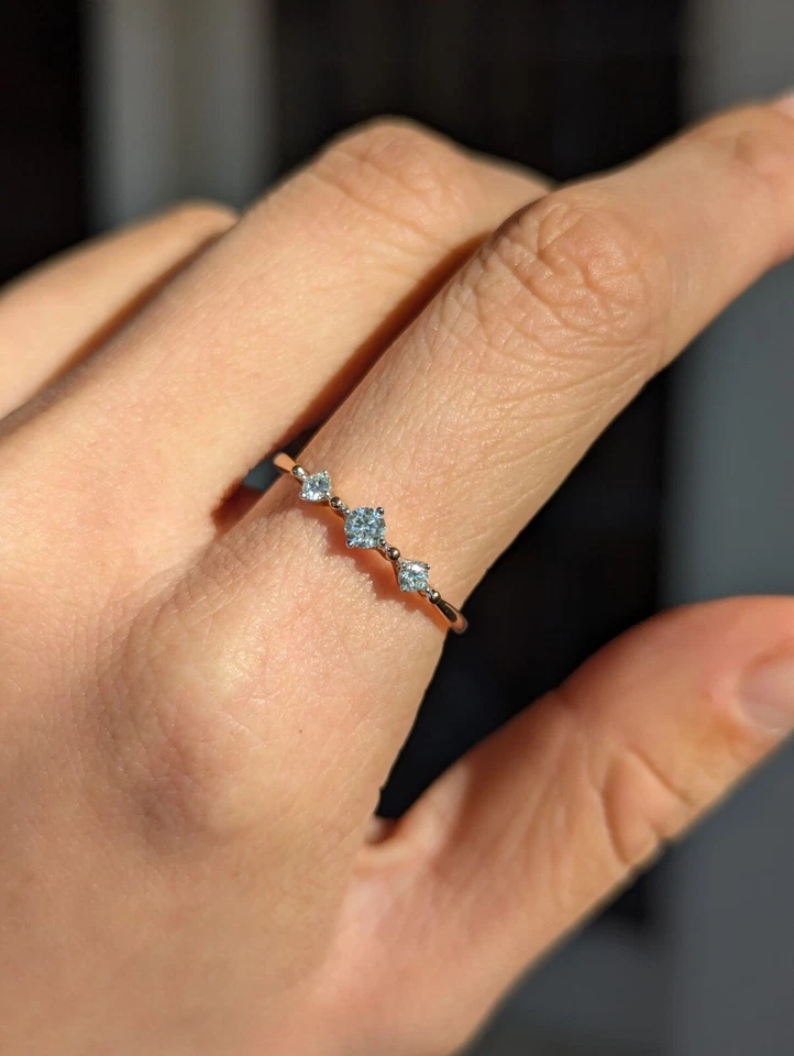 Anillo de eternidad de diamantes naturales de oro rosa de 9 quilates banda delgada pila talla P.5/8 Foto 2 de 4