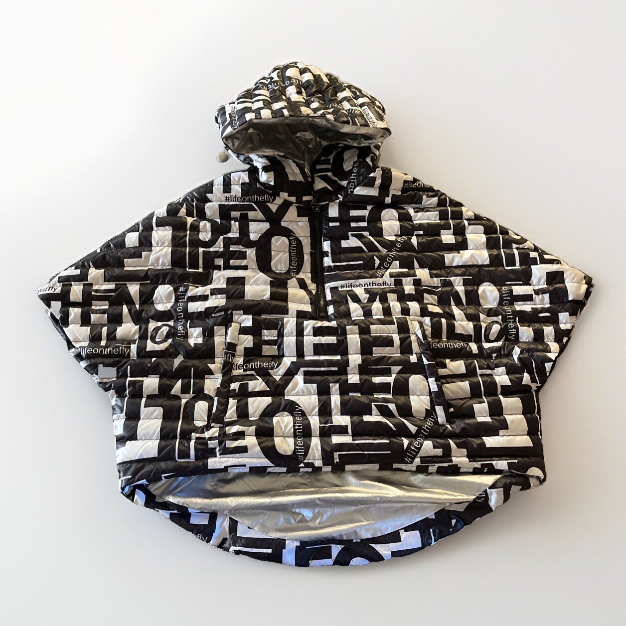 Royln Black White Puffer Poncho XS