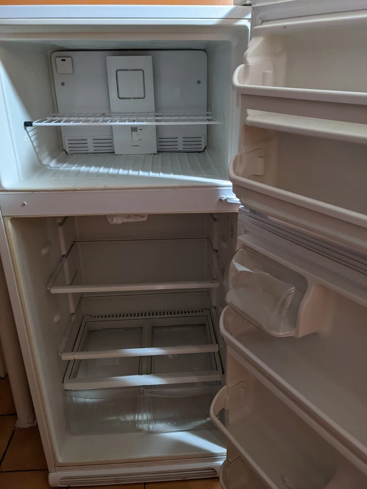 Refrigerador White Westinghouse Foto 2 de 4